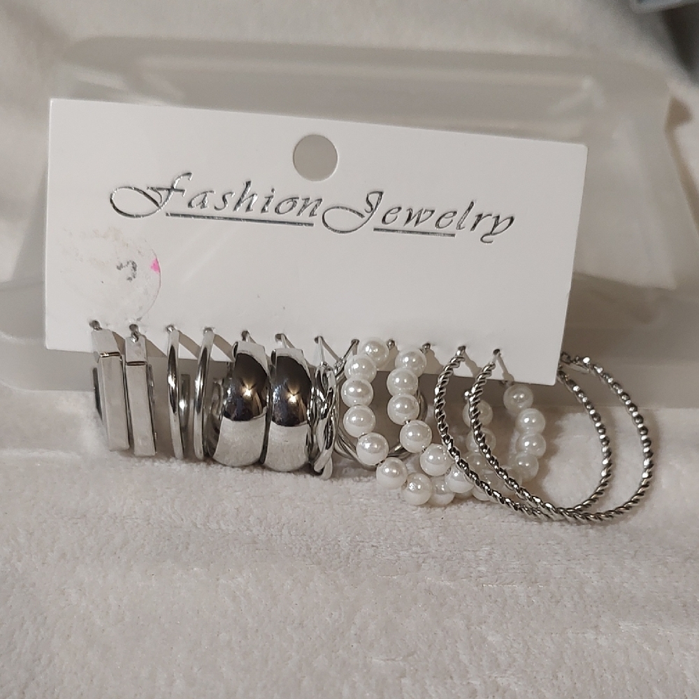 Silver and Pearl Hoop Earring Set